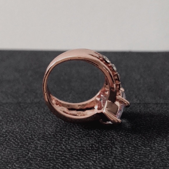 14K Rose Gold Filled Drop-Pear Shaped Wedding Ring - Picture 3 of 4